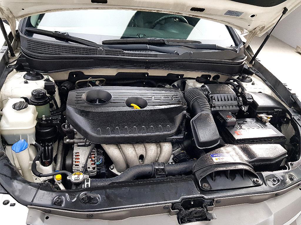 HYUNDAI Sonata - Vista 8
