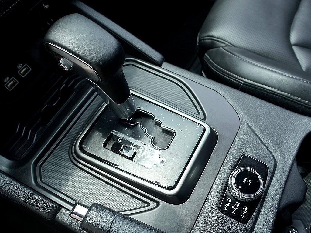 Ssangyong Rexton - Vista 9