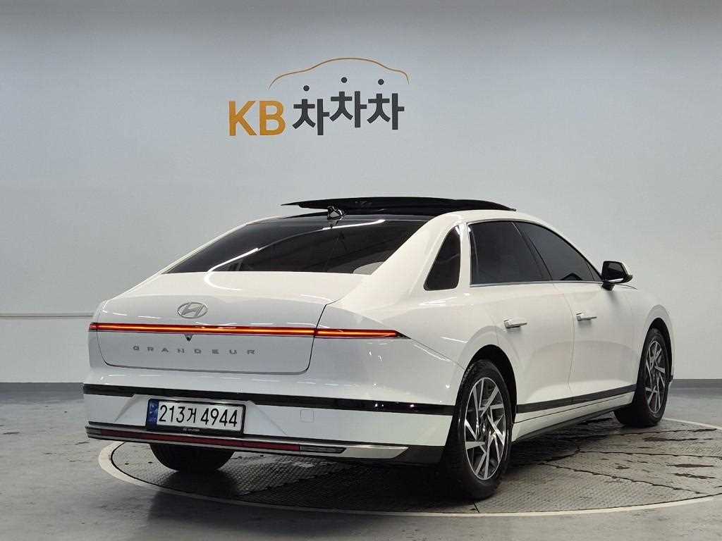 HYUNDAI Grandeur - Vista 3