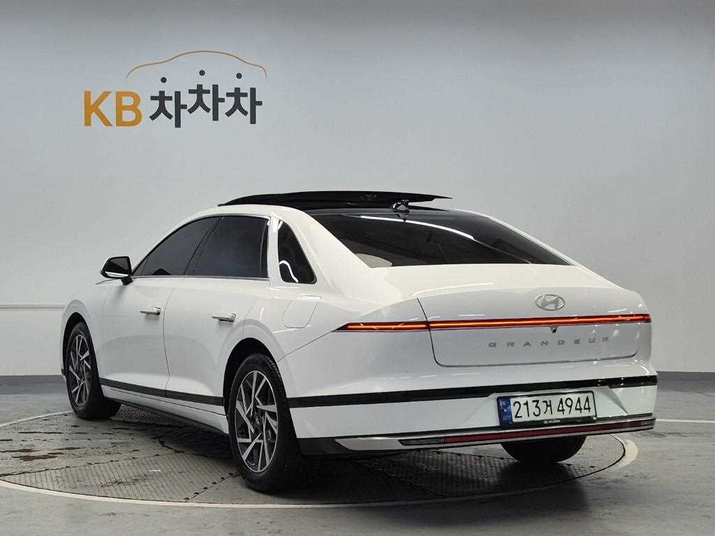 HYUNDAI Grandeur - Vista 2