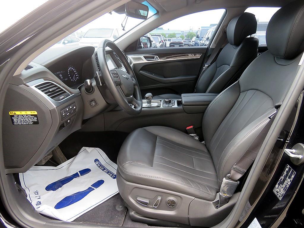 Genesis G80 - Vista 8