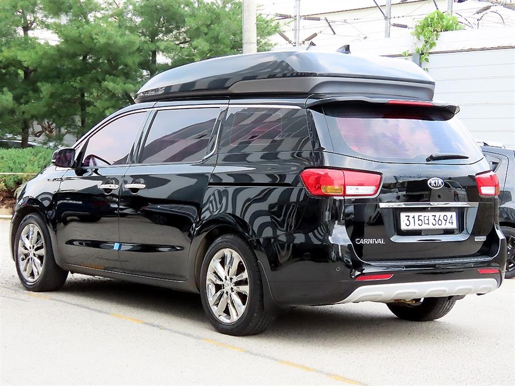 KIA Carnival - Vista 3
