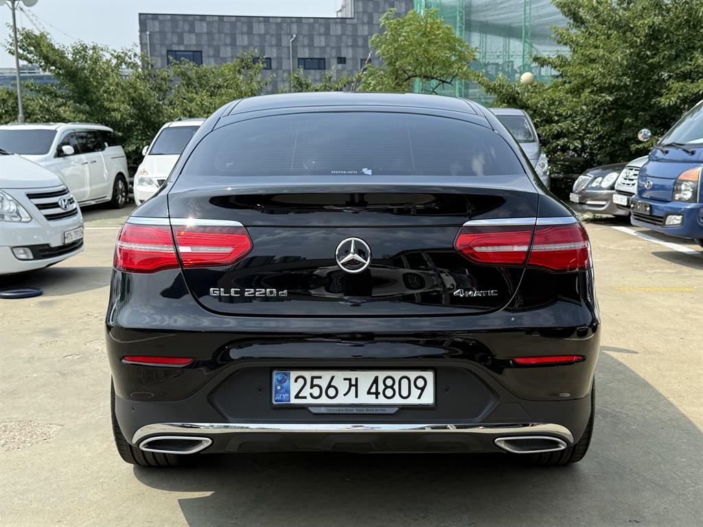 Mercedes Benz GLC Class - Vista 3