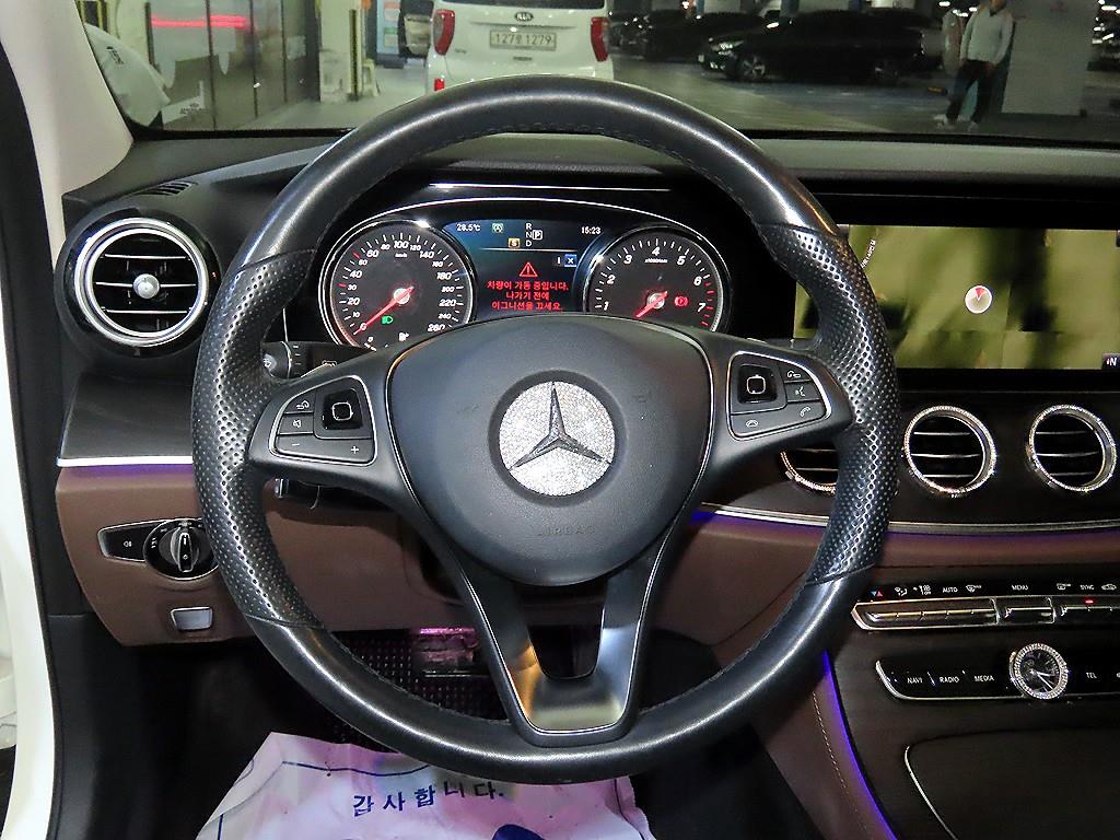 Mercedes Benz E class - Vista 10