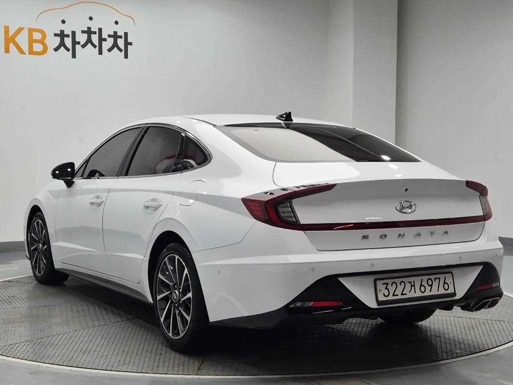 HYUNDAI Sonata - Vista 2