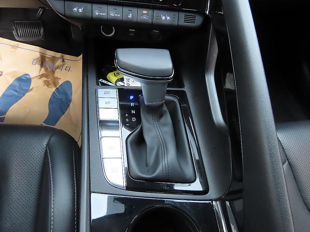 HYUNDAI Avante - Vista 12