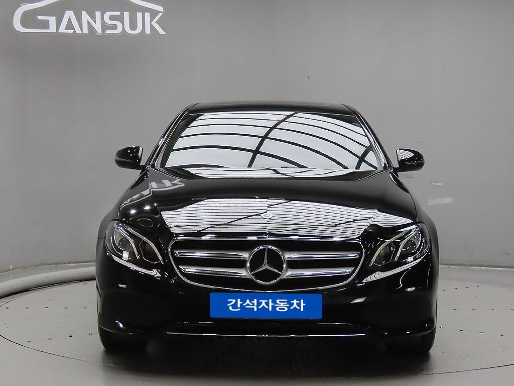 Mercedes Benz E class 2019 Negro - Importación desde Corea - HF Imports Iquique - Foto 1