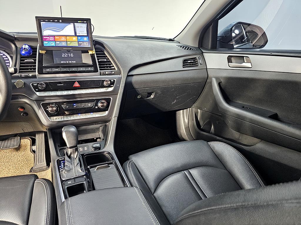 HYUNDAI Sonata - Vista 12