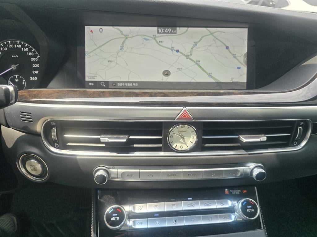 Genesis G90 - Vista 11