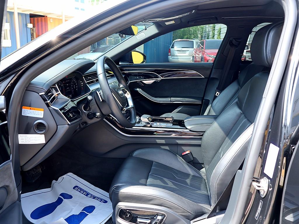 Audi A8 - Vista 12