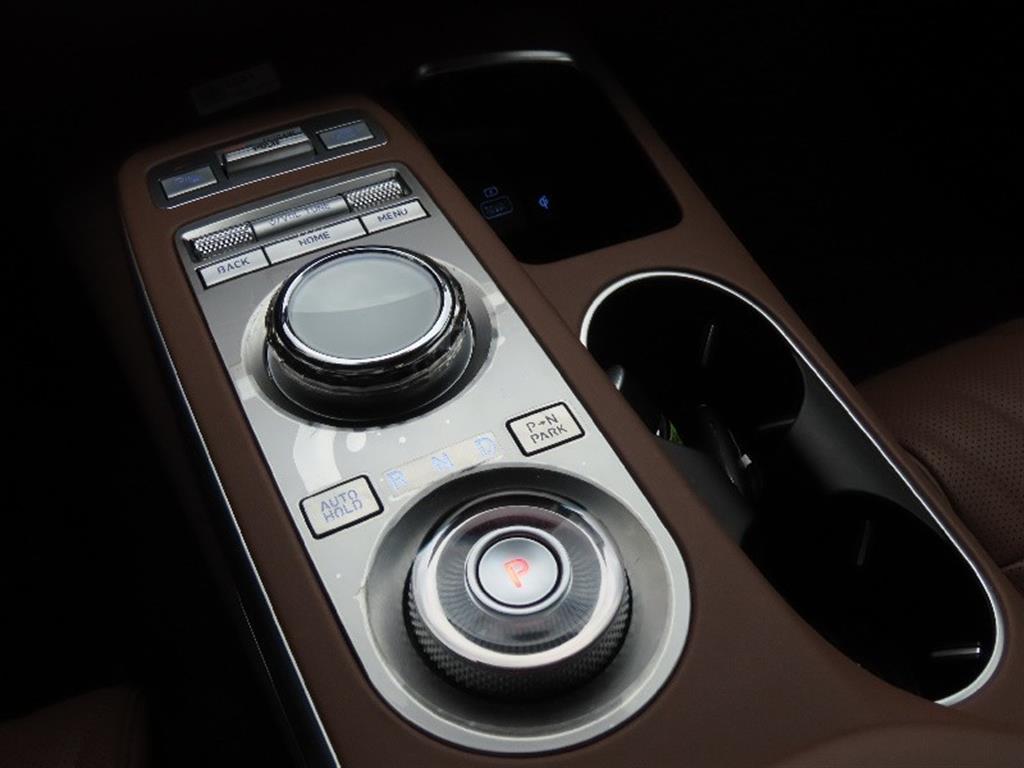 Genesis GV70 - Vista 8
