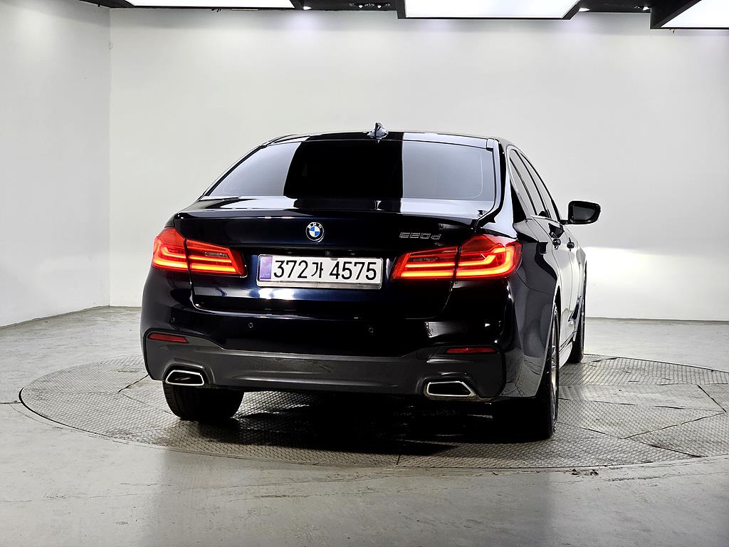 BMW 5 Series - Vista 3