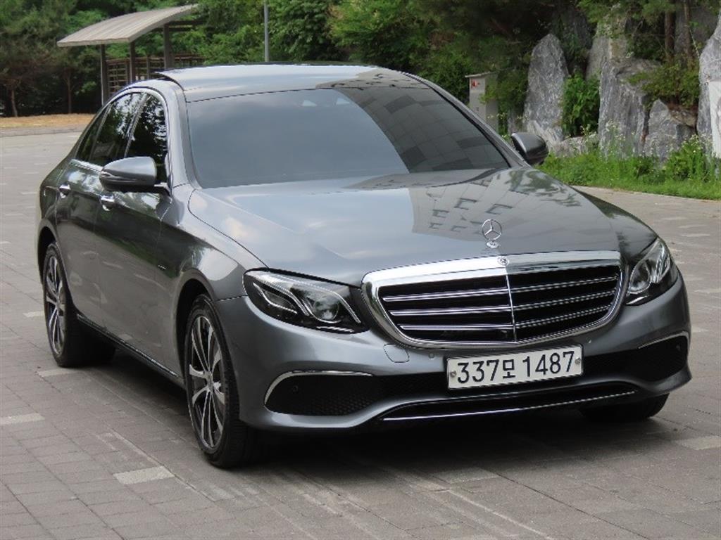 Mercedes Benz E class - Vista 2