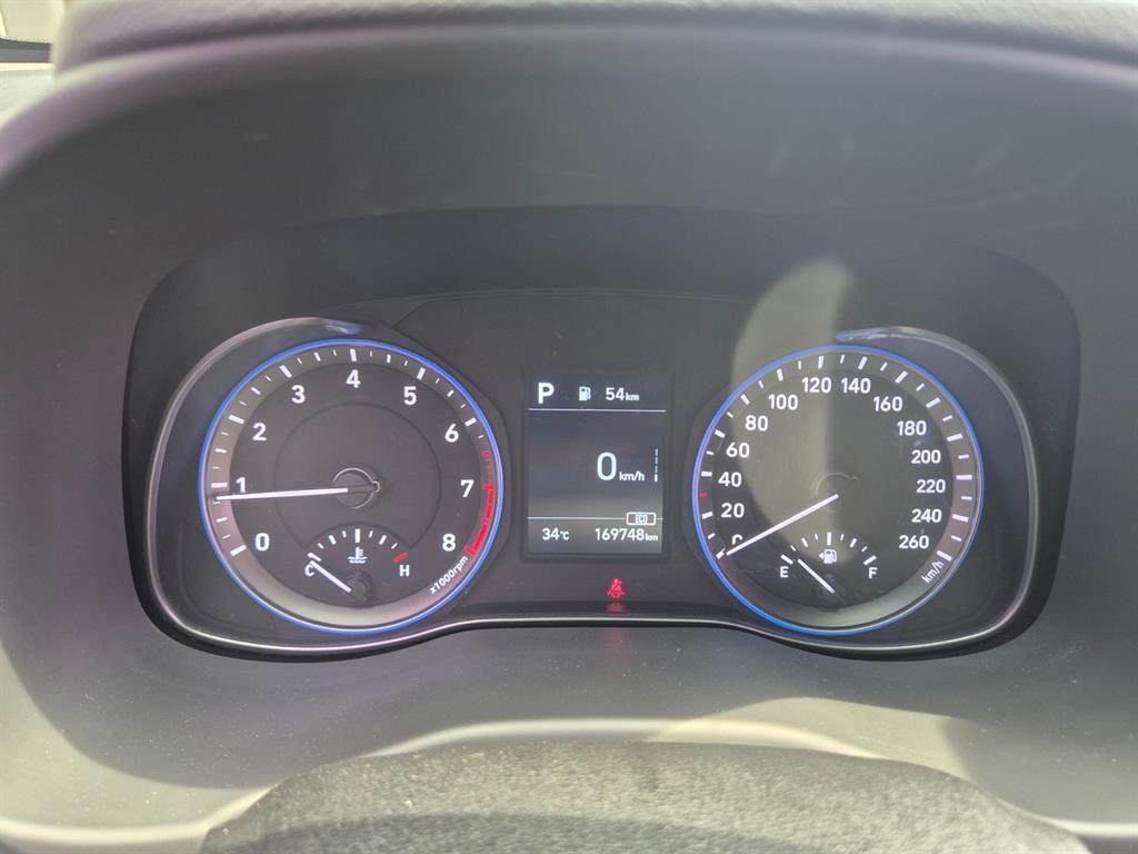 HYUNDAI Kona - Vista 9