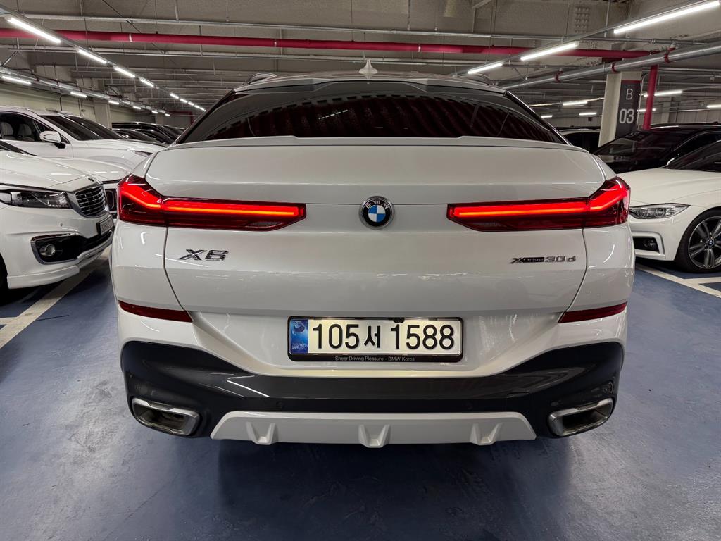 BMW X6 - Vista 6