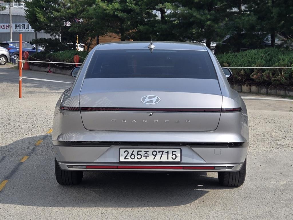 HYUNDAI Grandeur - Vista 6