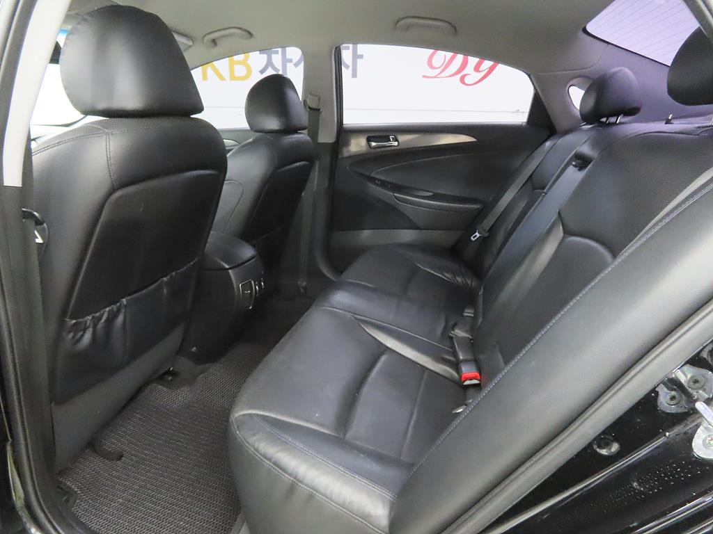 HYUNDAI Sonata - Vista 8
