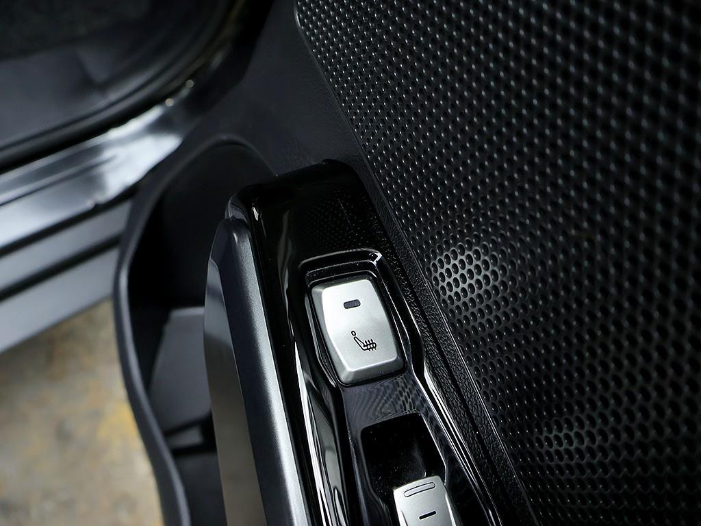 Ssangyong Tivoli 2016 Negro - Importación desde Corea - HF Imports Iquique - Foto 15
