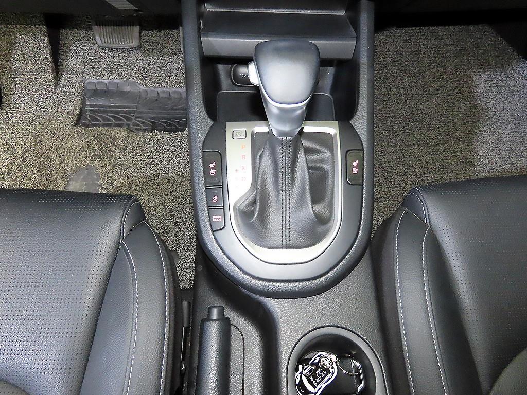 KIA K3 2019 Blanco - Importación desde Corea - HF Imports Iquique - Foto 14