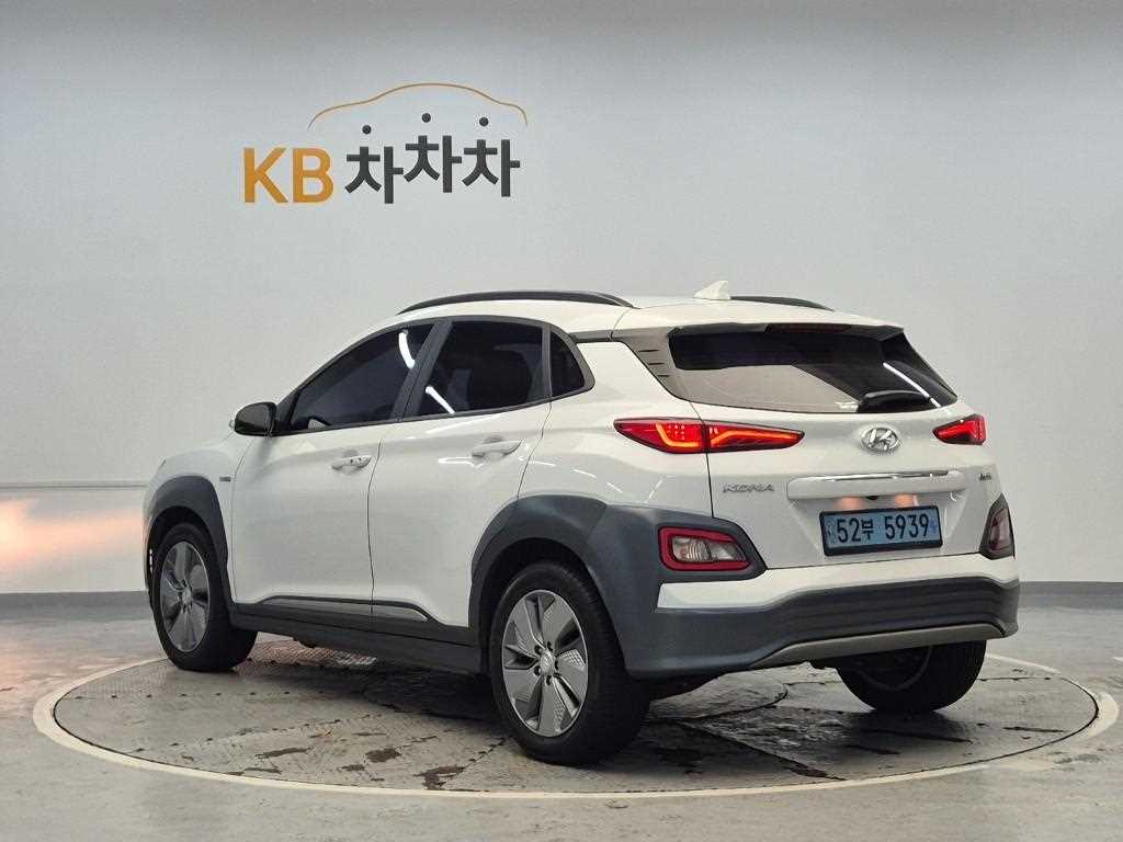 HYUNDAI Kona - Vista 2