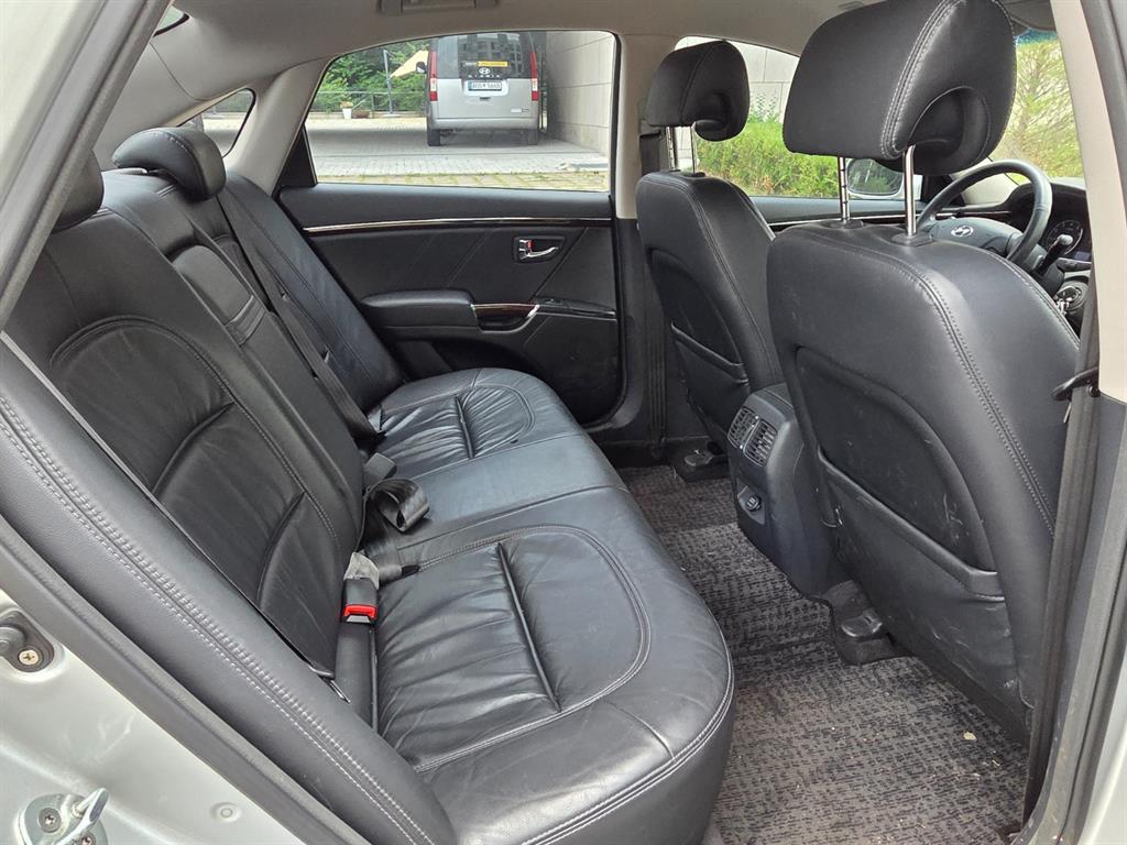 HYUNDAI Grandeur - Vista 12