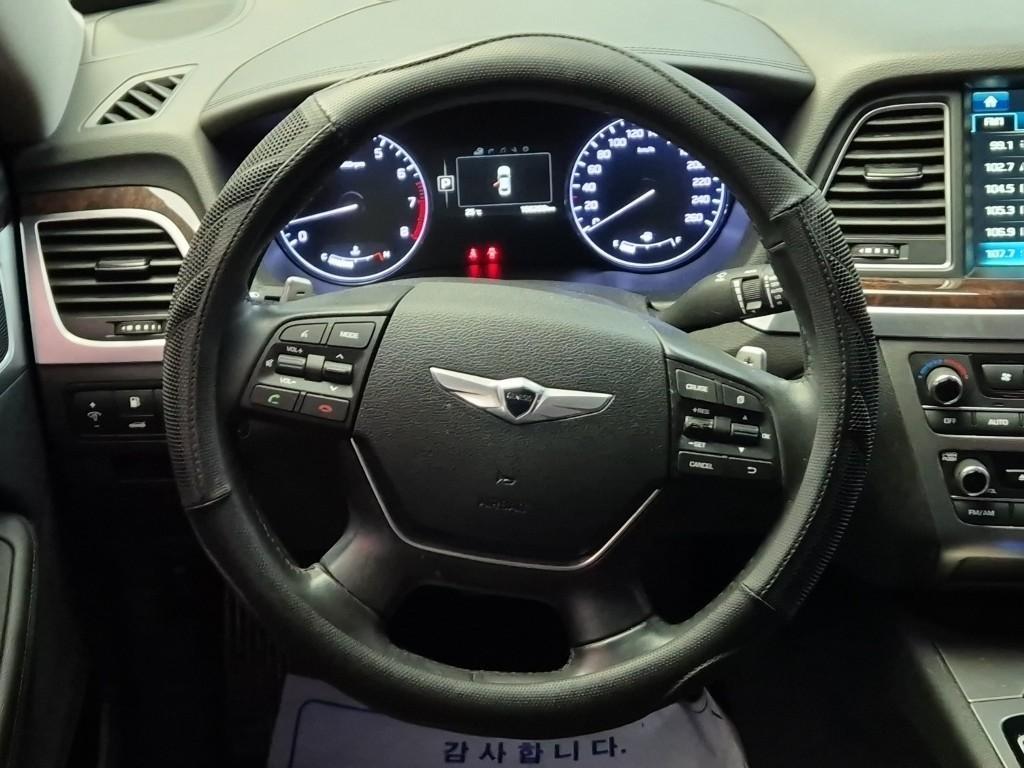 HYUNDAI Genesis - Vista 11