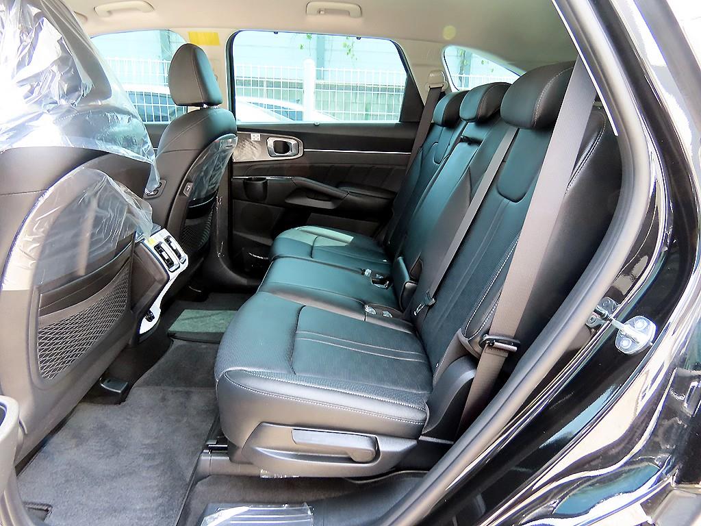 KIA Sorento - Vista 8