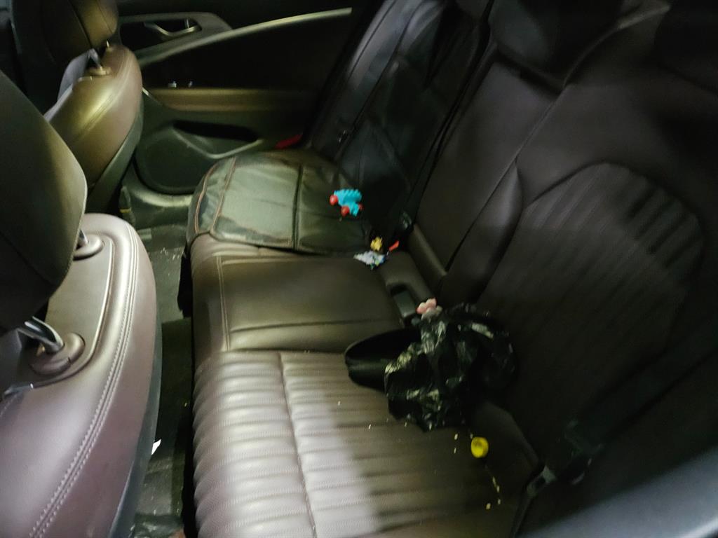 Genesis G70 - Vista 9