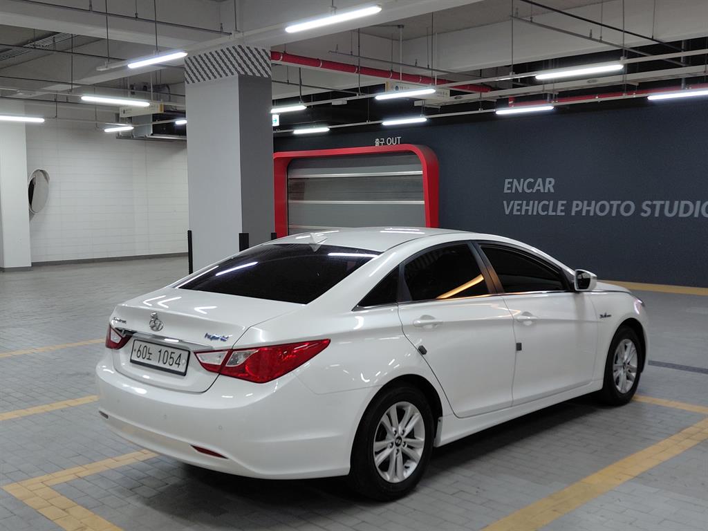 HYUNDAI Sonata - Vista 2