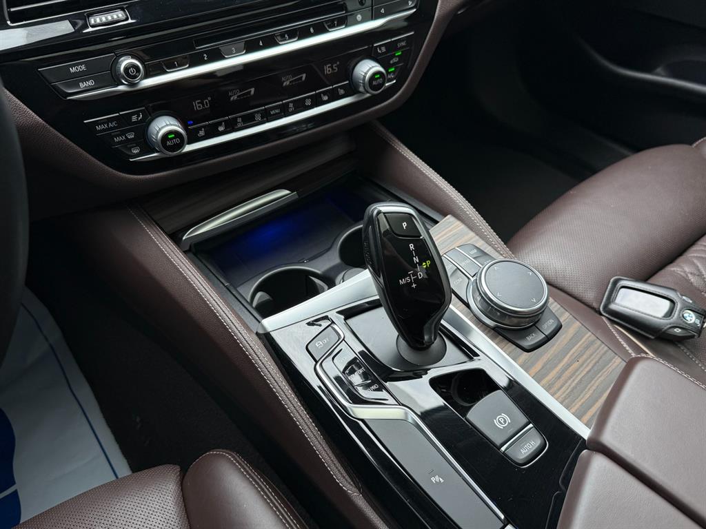 BMW 5 Series 2018 Blanco - Importación desde Corea - HF Imports Iquique - Foto 17
