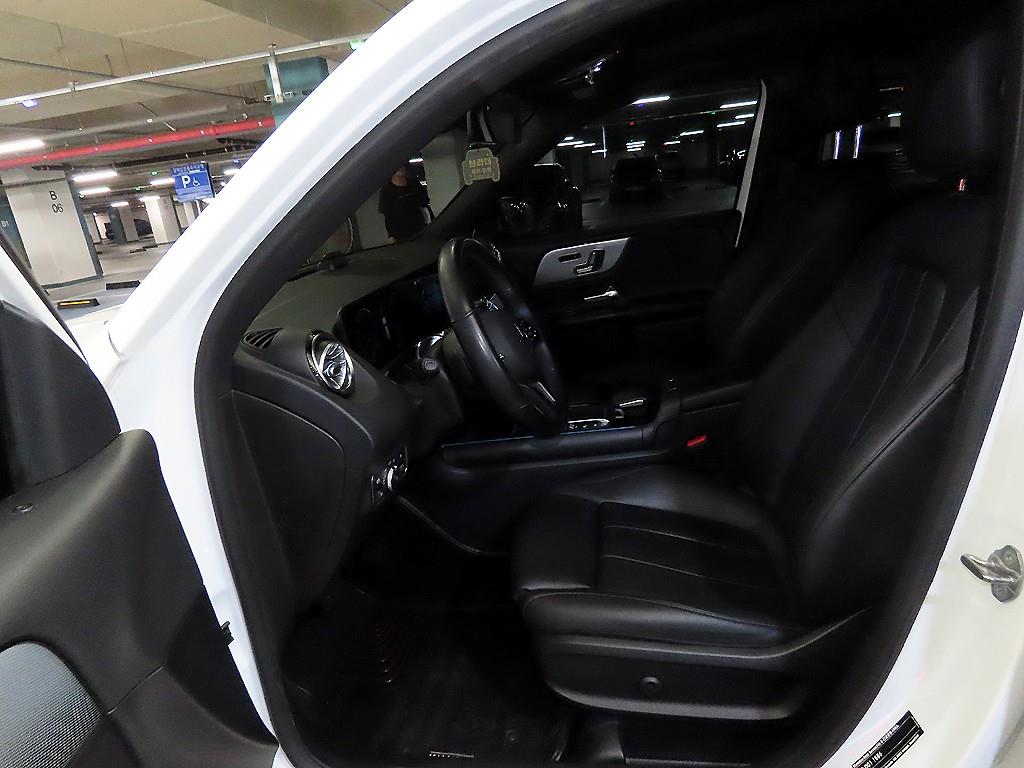 Mercedes Benz GLB Class - Vista 8