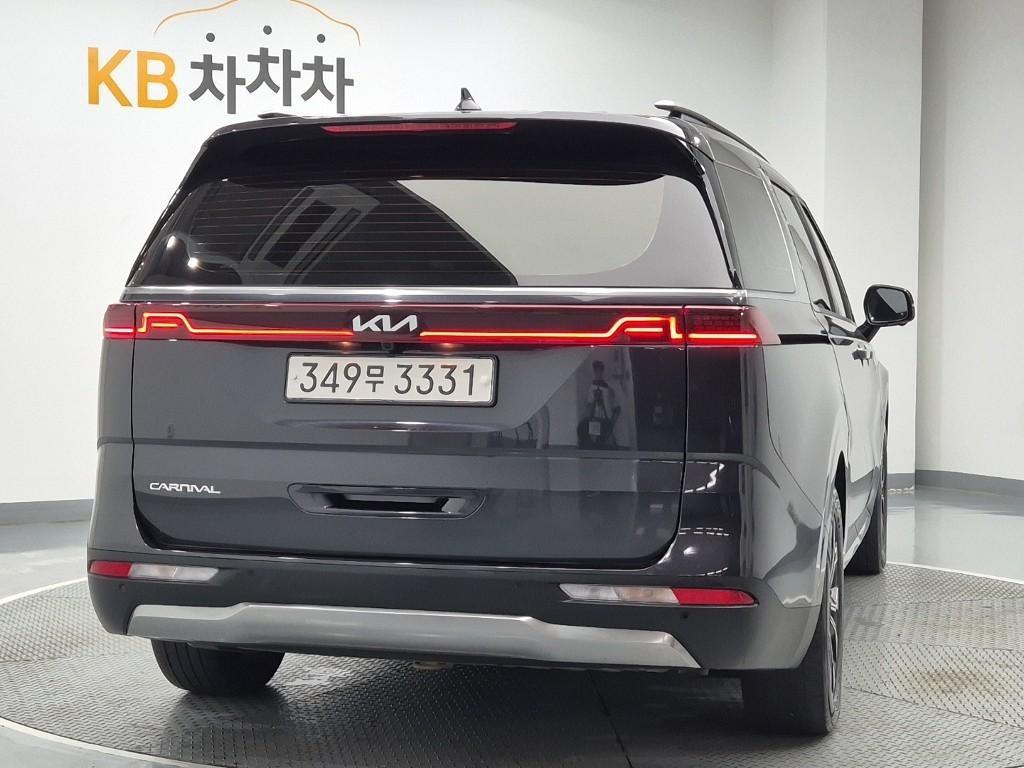 KIA Carnival - Vista 3