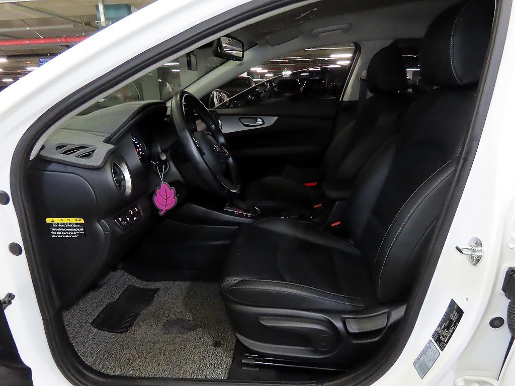 KIA K3 - Vista 8