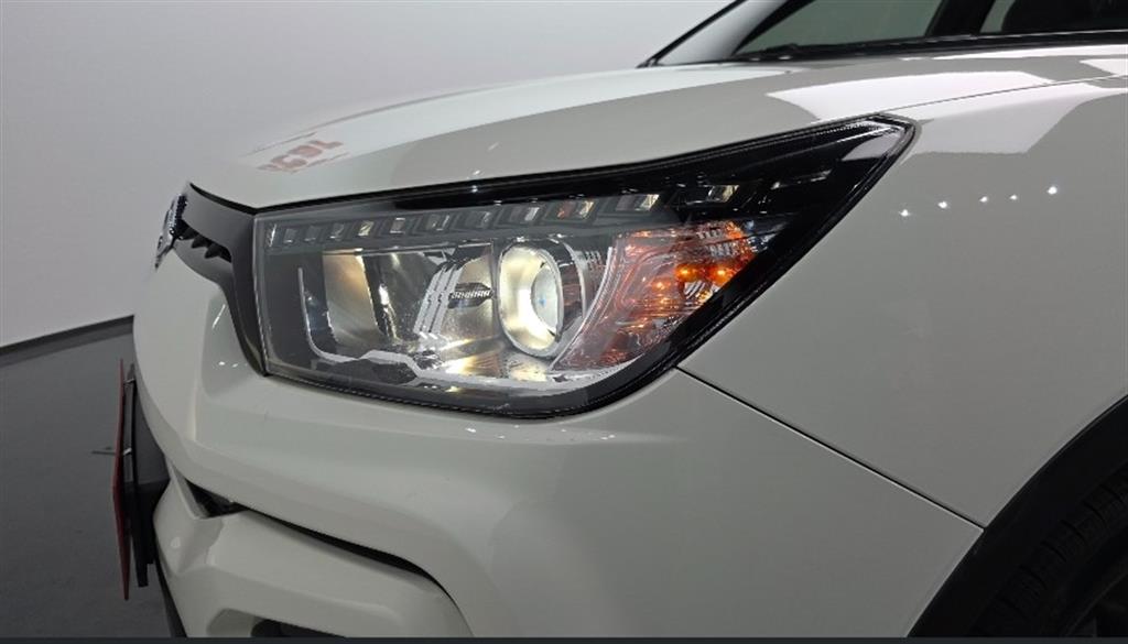 Ssangyong Tivoli - Vista 9