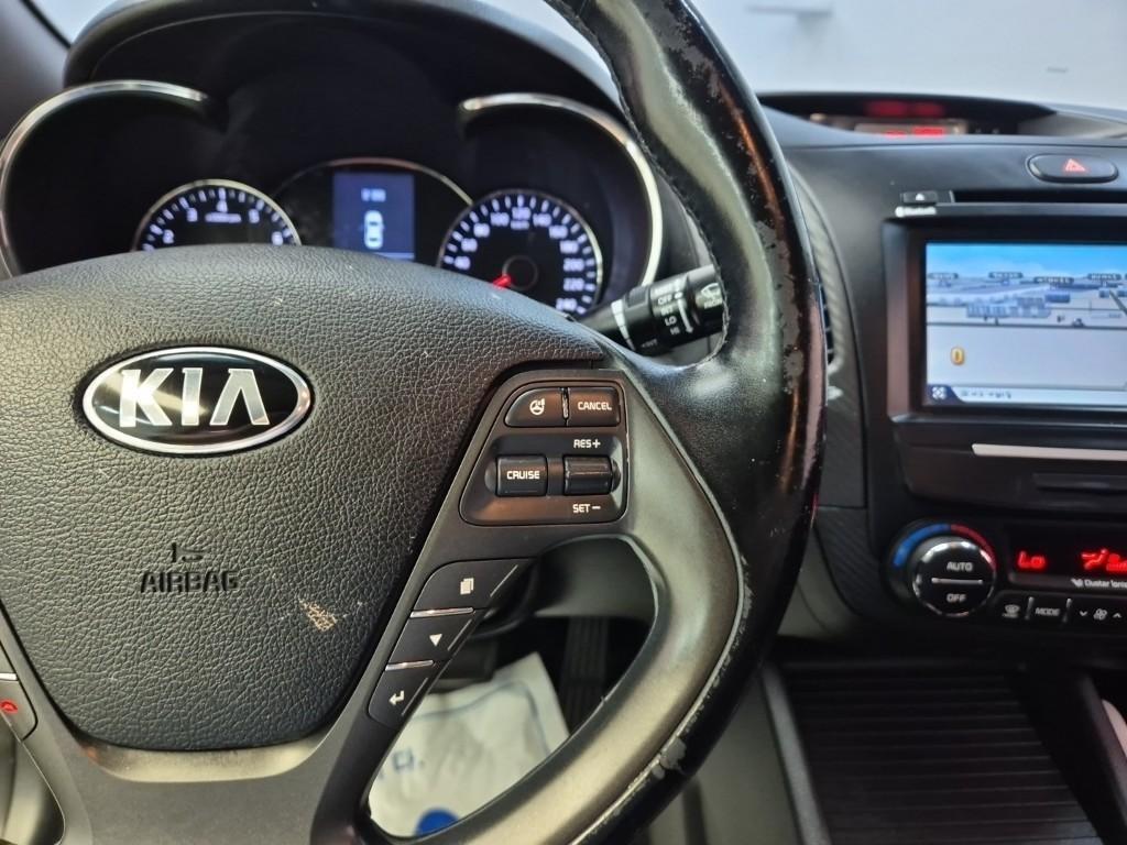 KIA K3 2015 Blanco - Importación desde Corea - HF Imports Iquique - Foto 17