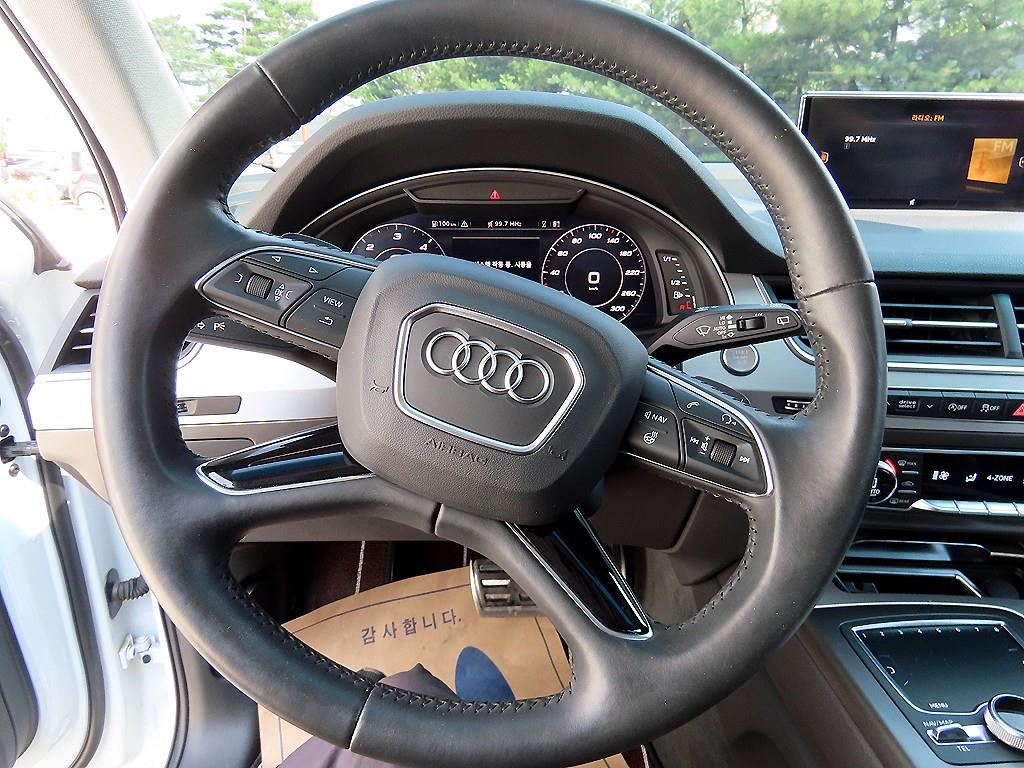 Audi Q7 - Vista 10