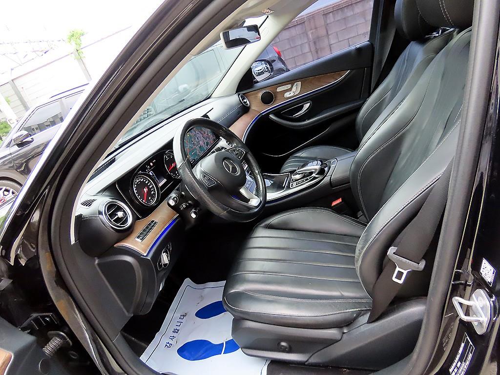 Mercedes Benz E class - Vista 7
