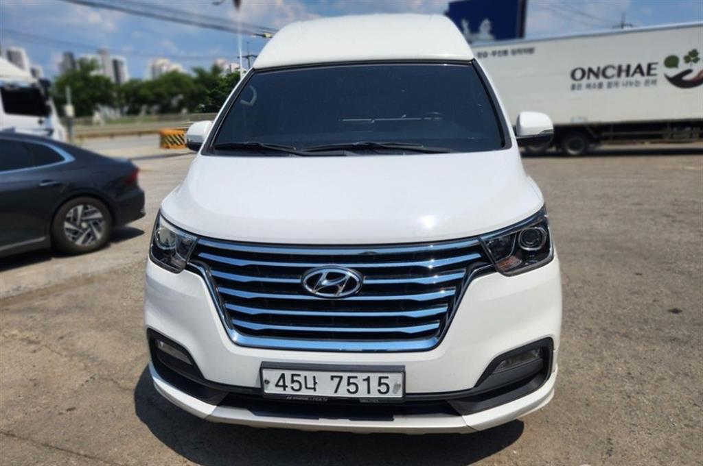 HYUNDAI Starex 2018 Blanco - Importación desde Corea - HF Imports Iquique - Foto 1