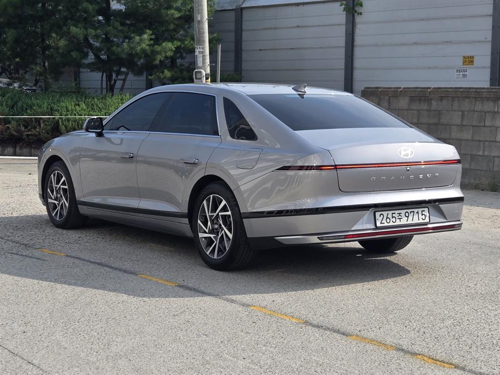HYUNDAI Grandeur - Vista 3