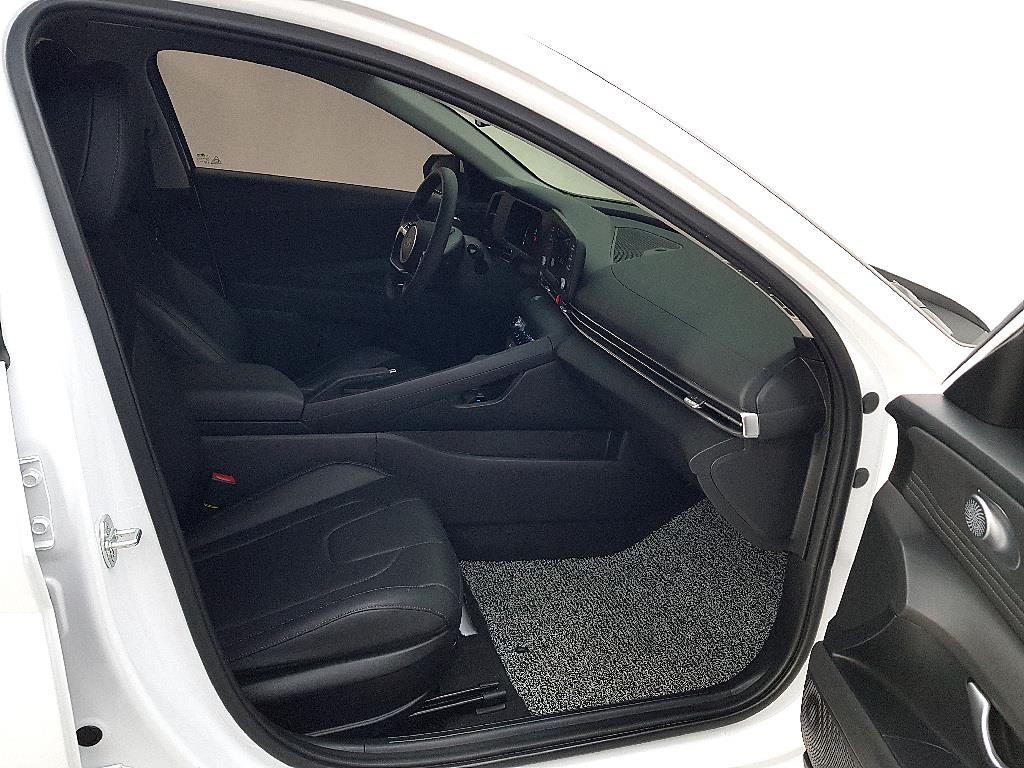 HYUNDAI Avante 2023 Blanco - Importación desde Corea - HF Imports Iquique - Foto 17