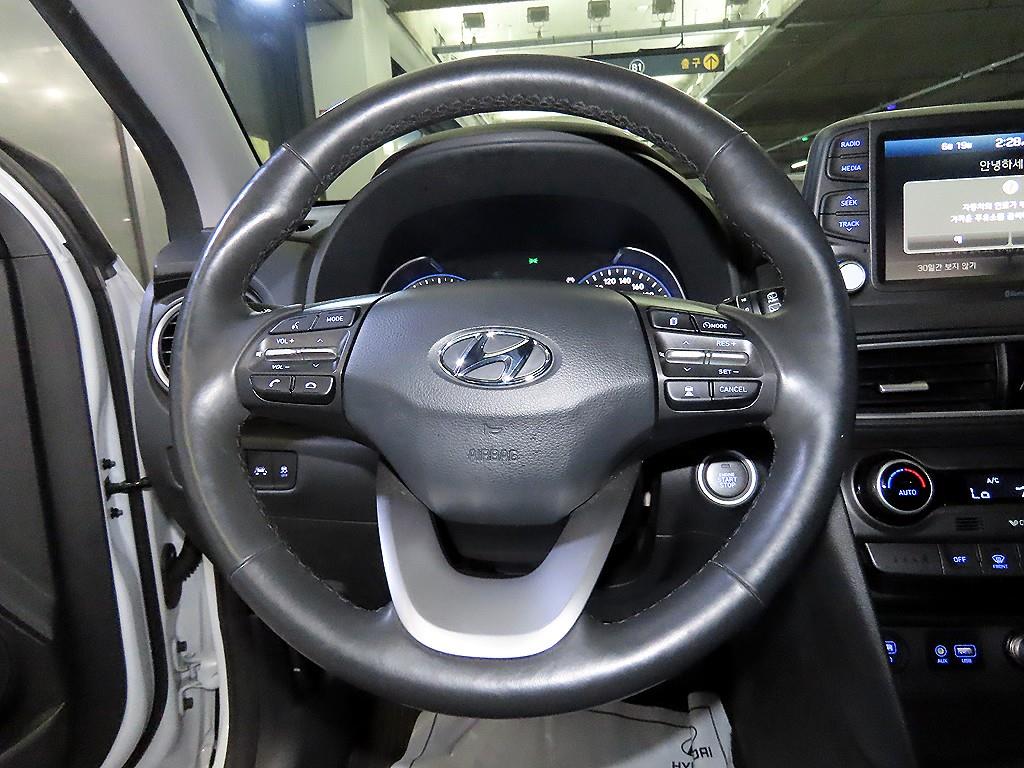 HYUNDAI Kona - Vista 10