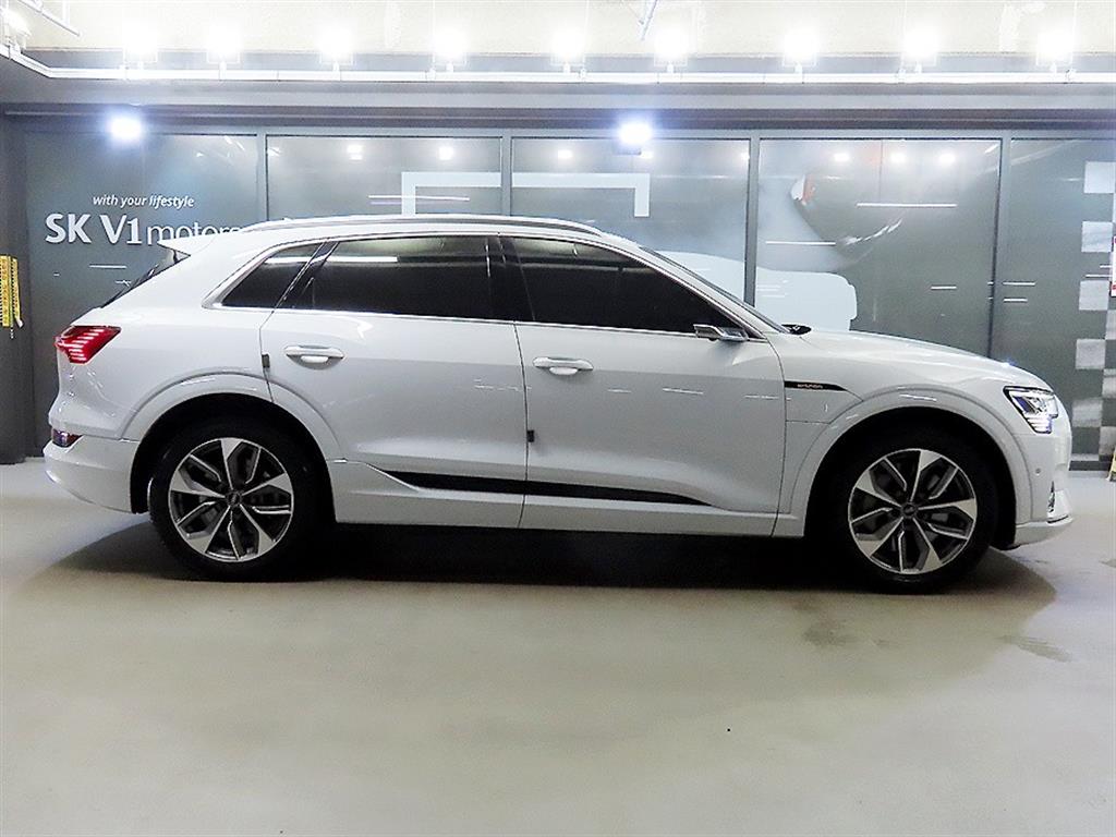 Audi e-Tron - Vista 3