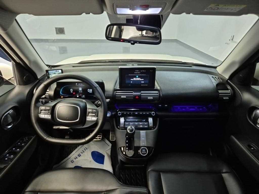 HYUNDAI Casper - Vista 9