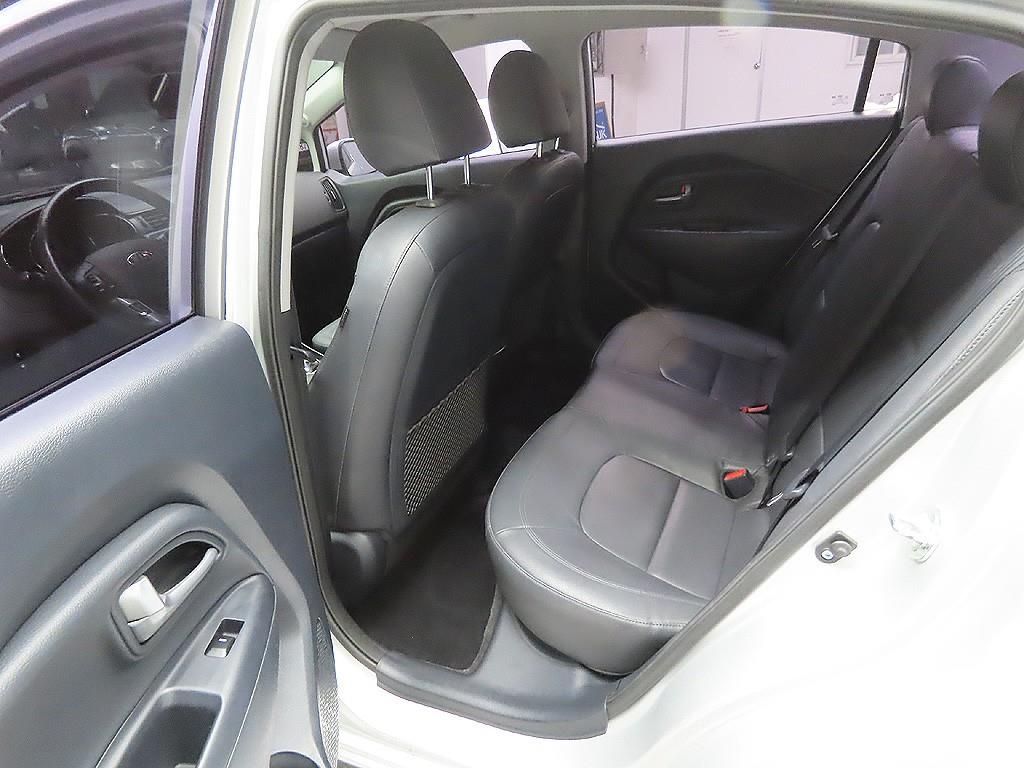 KIA Pride - Vista 10