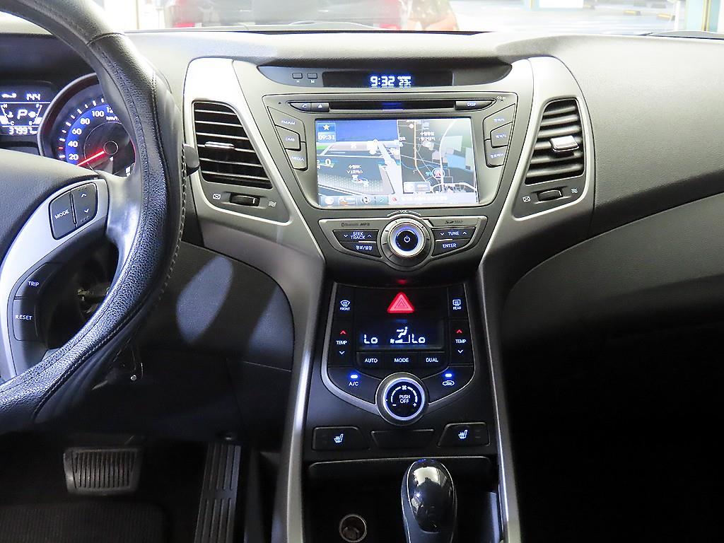 HYUNDAI Avante 2014 Blanco - Importación desde Corea - HF Imports Iquique - Foto 13