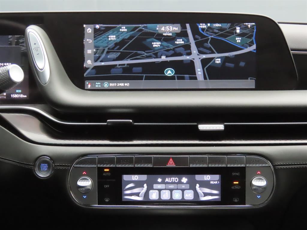 Genesis G90 - Vista 12