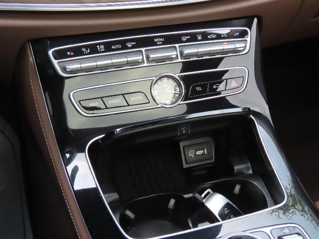 Mercedes Benz E class - Vista 9