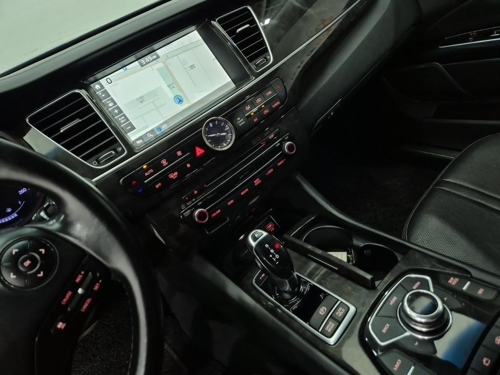 KIA K9 - Vista 12