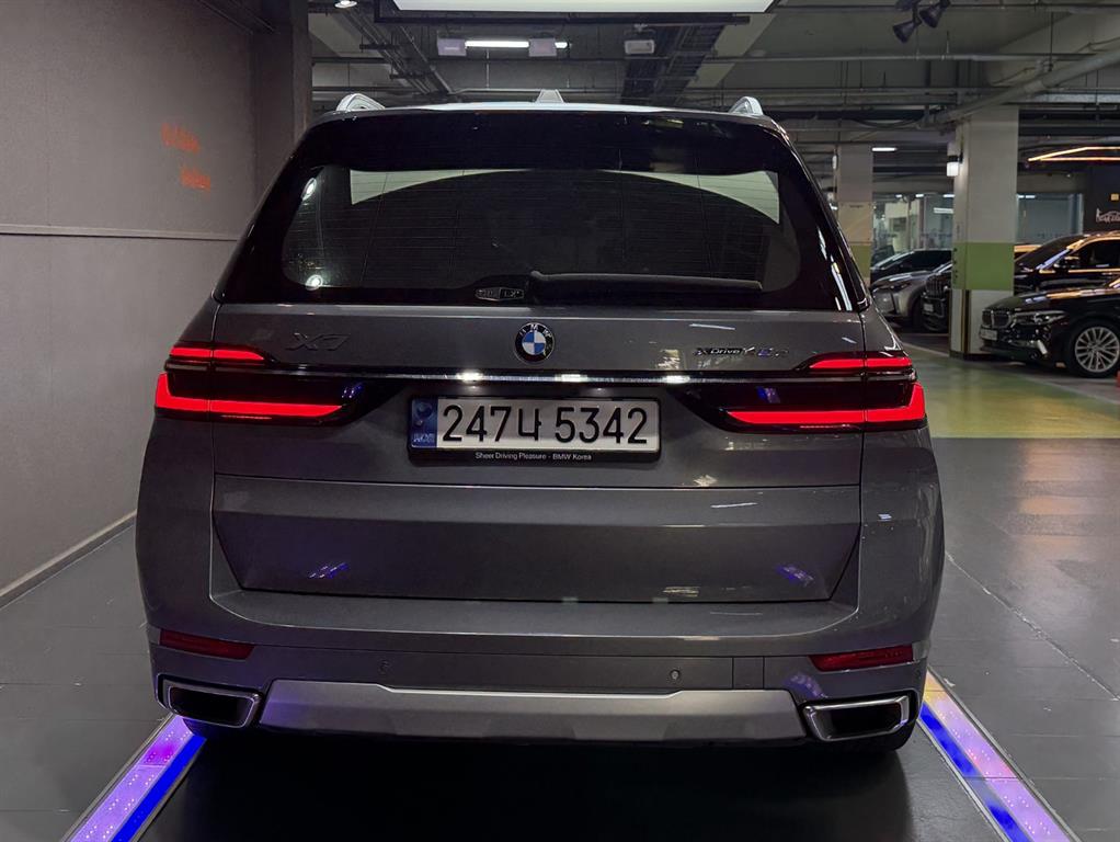 BMW X7 - Vista 6