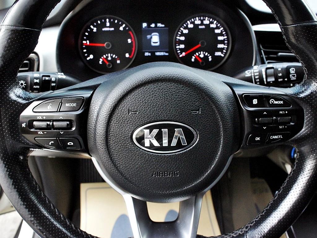 KIA Stonic - Vista 10